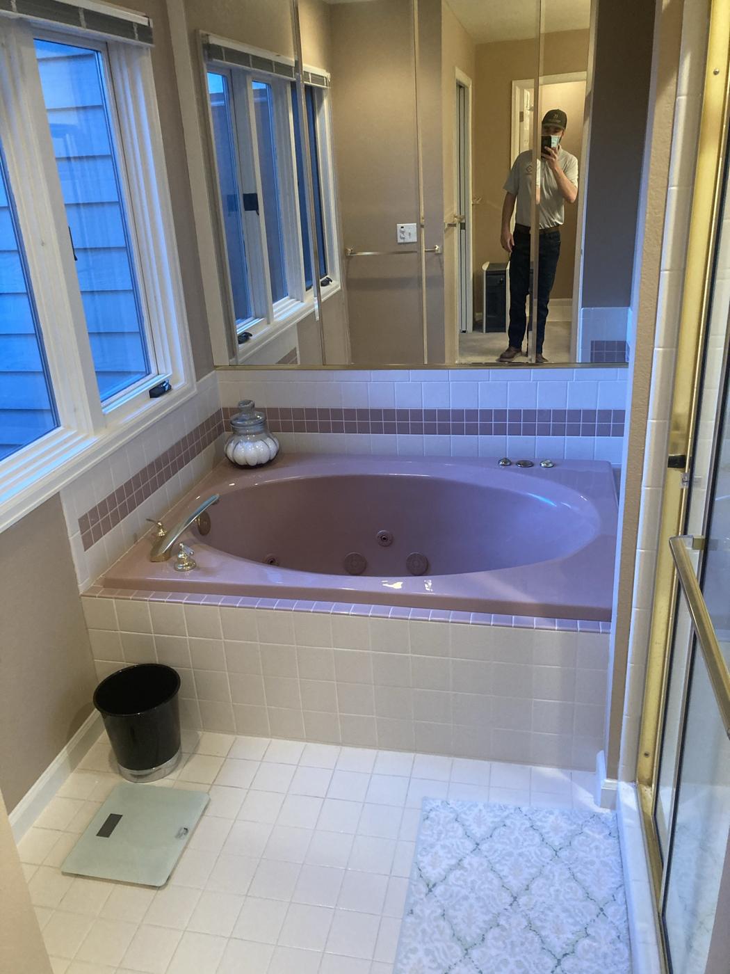 Dated jetted tub before the remodel